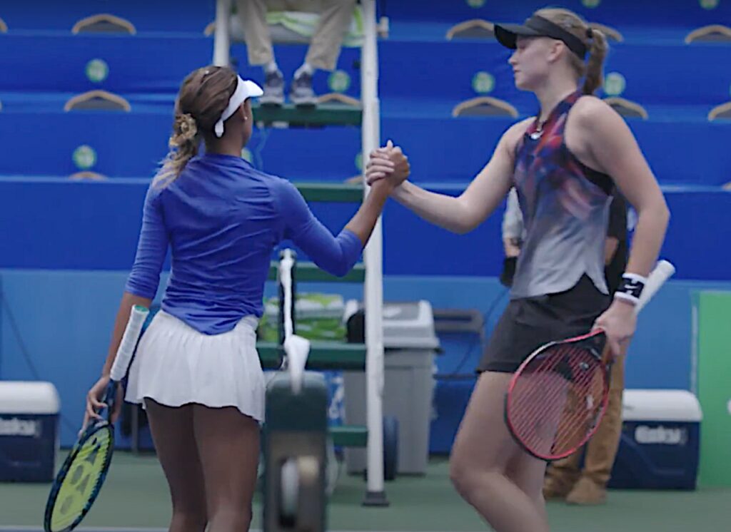 Елена Рыбакина выиграла Итоговый турнир WTA, обыграв Соболенко в финале
